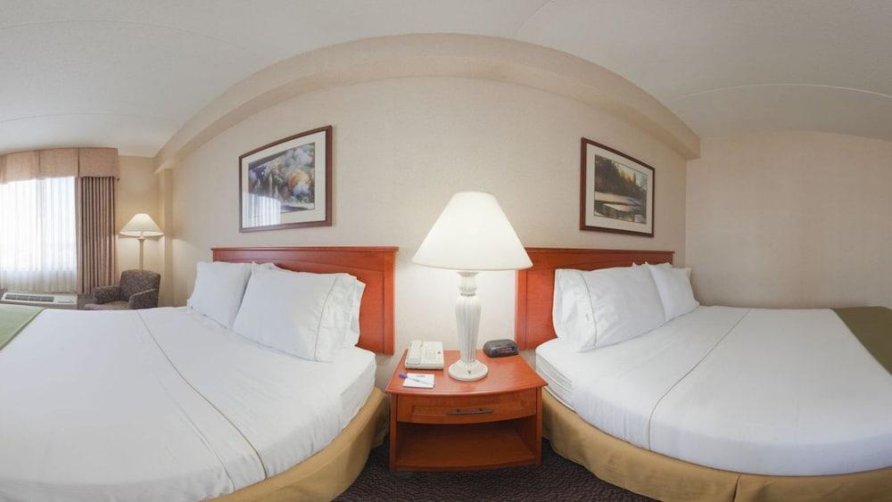 Holiday Inn Express Hotel & Suites Coralville By Ihg מראה חיצוני תמונה