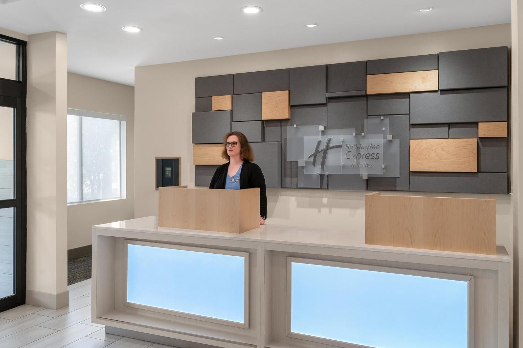 Holiday Inn Express Hotel & Suites Coralville By Ihg מראה חיצוני תמונה