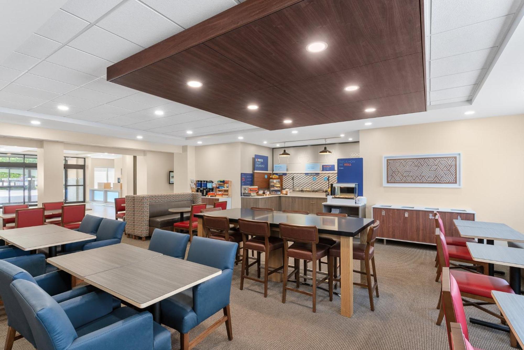 Holiday Inn Express Hotel & Suites Coralville By Ihg מראה חיצוני תמונה