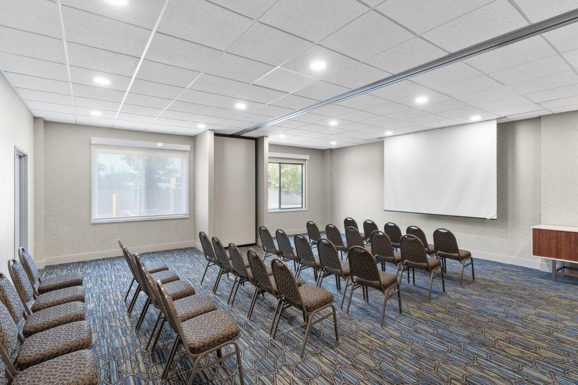 Holiday Inn Express Hotel & Suites Coralville By Ihg מראה חיצוני תמונה