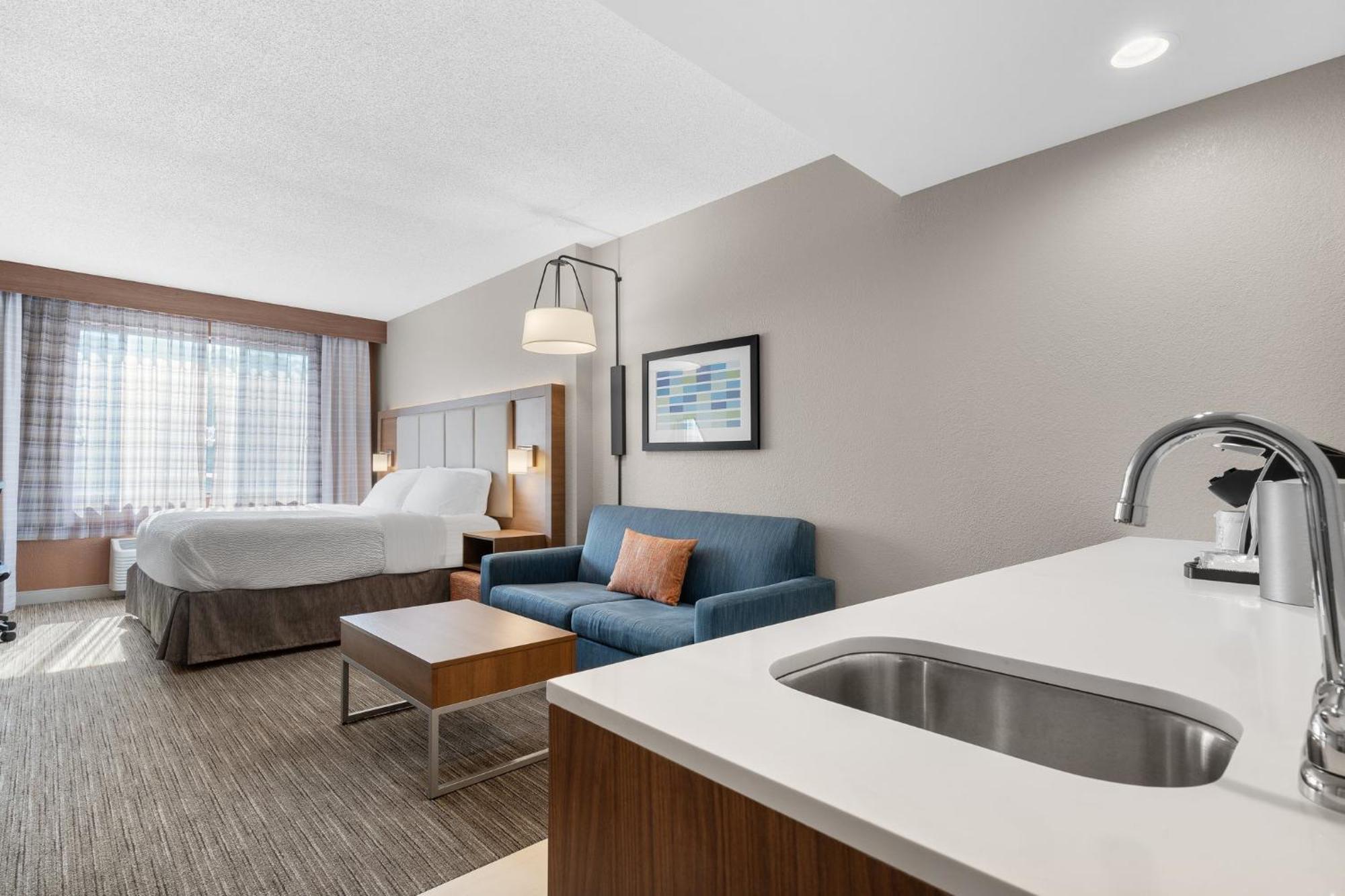 Holiday Inn Express Hotel & Suites Coralville By Ihg מראה חיצוני תמונה