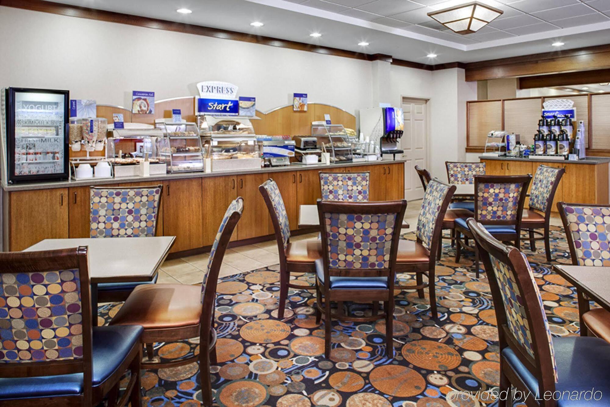 Holiday Inn Express Hotel & Suites Coralville By Ihg מראה חיצוני תמונה